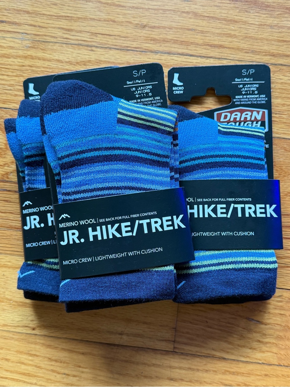 3 pairs Darn Tough Kids Socks, brand new. Size small (9-11.5)